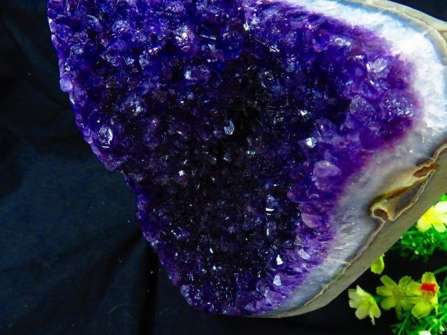 ウルグアイ産☆ 天然水晶☆絶品超濃い濃い超美しい☆アメジスト