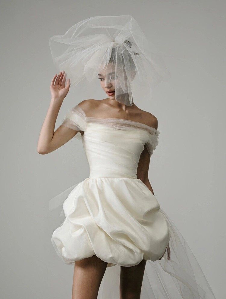 オフショルダー サテン