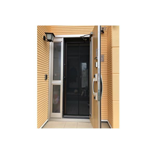 セイキ販売 玄関用 横引きロール式 ワイドタイプ|幅 94~125 cm|高さ 224~240 cm 網戸屋一番II ADY 2-W