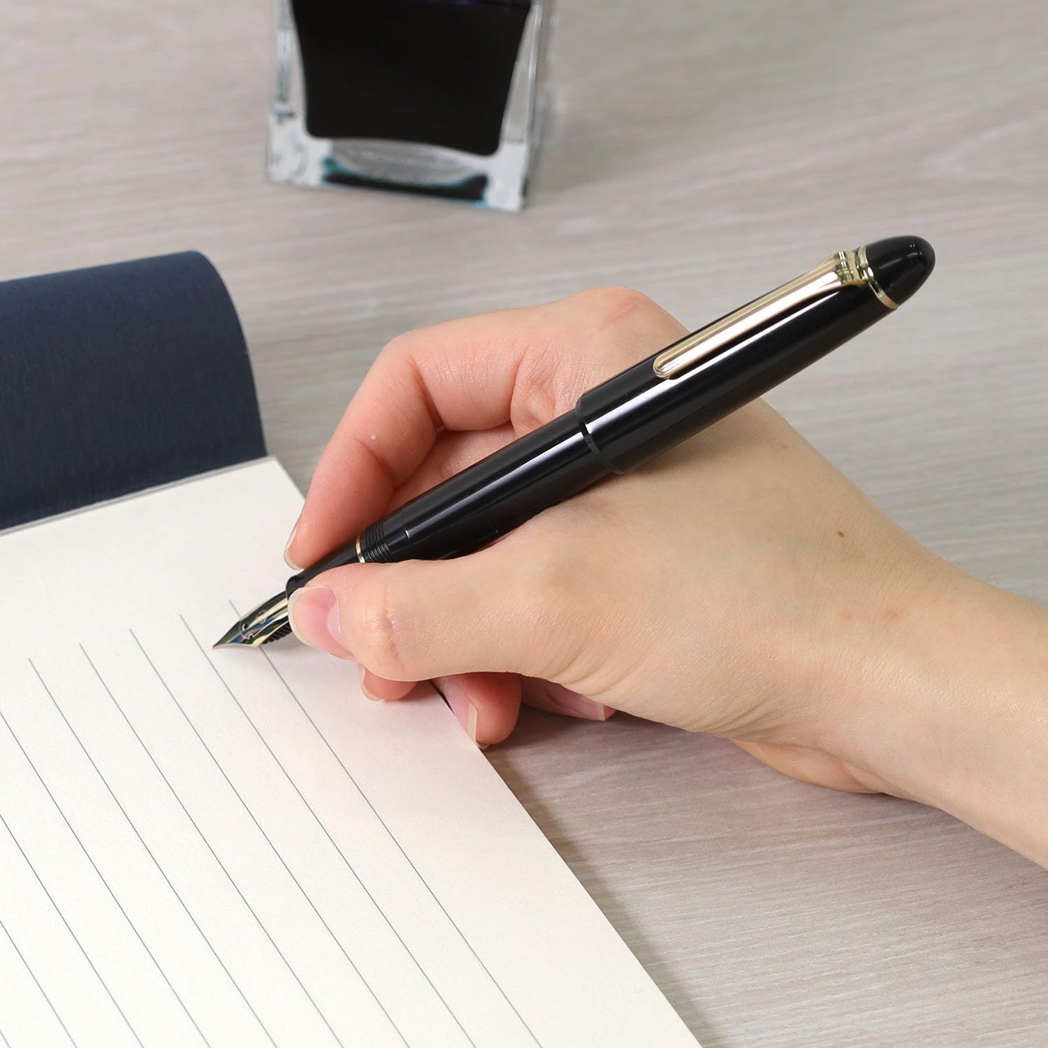  セーラー万年筆 プロフィットカジュアルＬ ゴールドトリム クリアブラック 中字 国産 11-0820-420 その他 筆記具