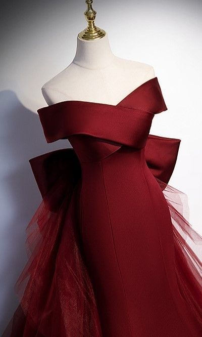 ウエディングドレス n