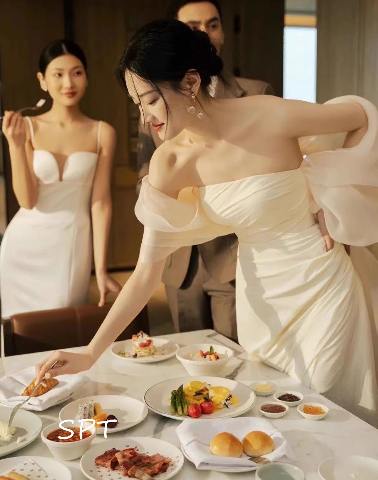 オフショルダーマーメイドウェディングドレス