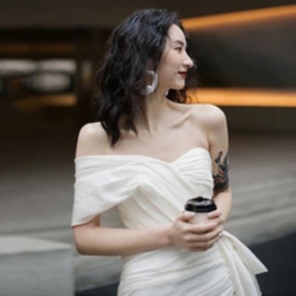 オフショルダー