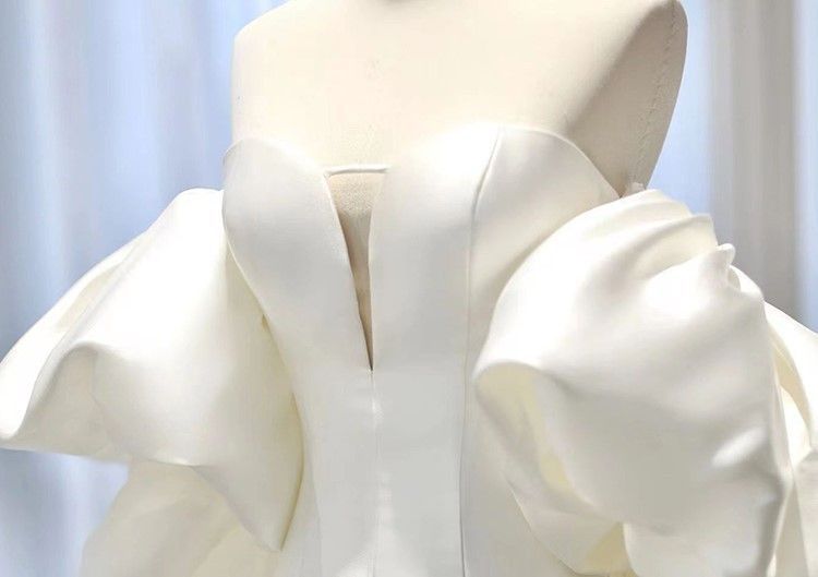  サテンオフショルダーウェディングドレス結婚式 その他 文房具 事務用品