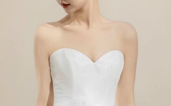 チューブトップ ウェディングドレスミニ丈 トレーン 大人可愛い