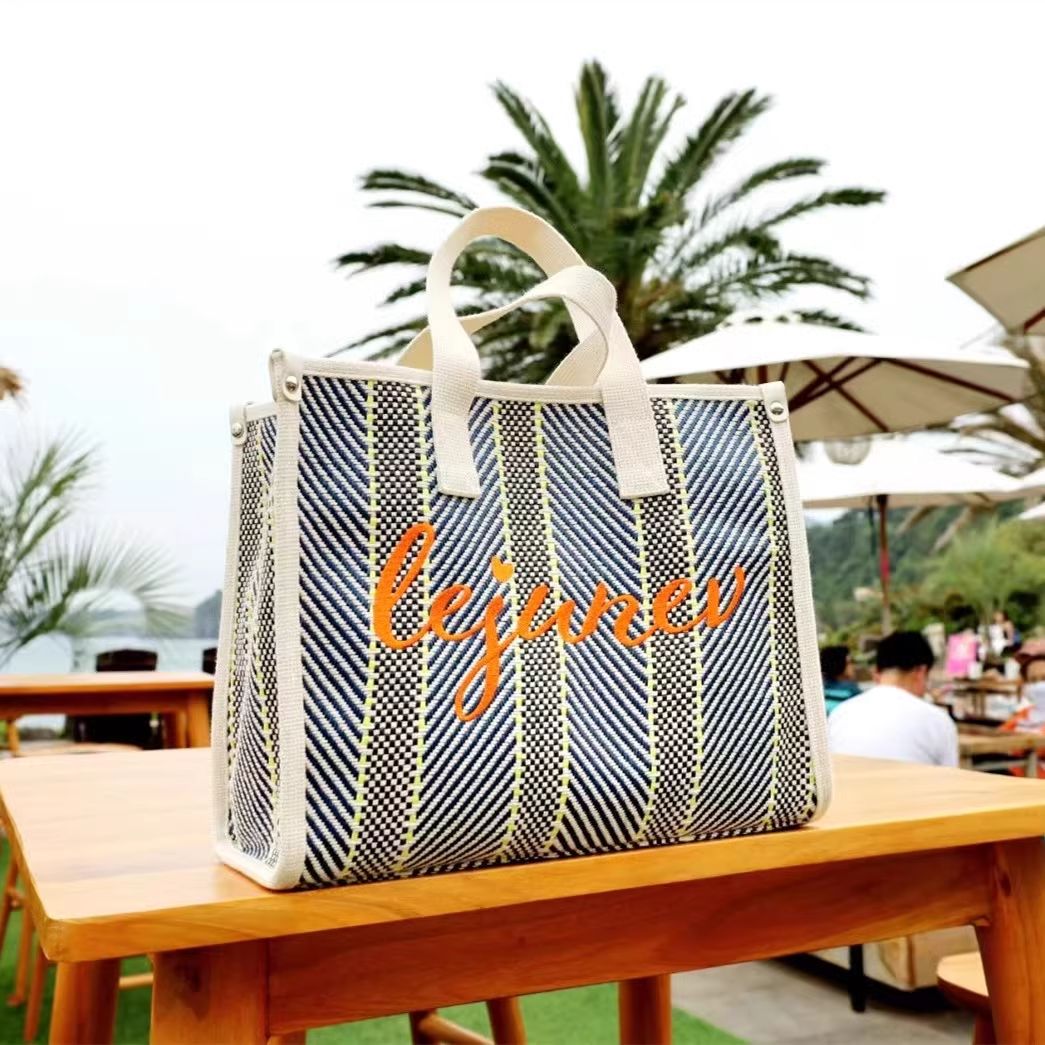 3102310 レタリング刺繍