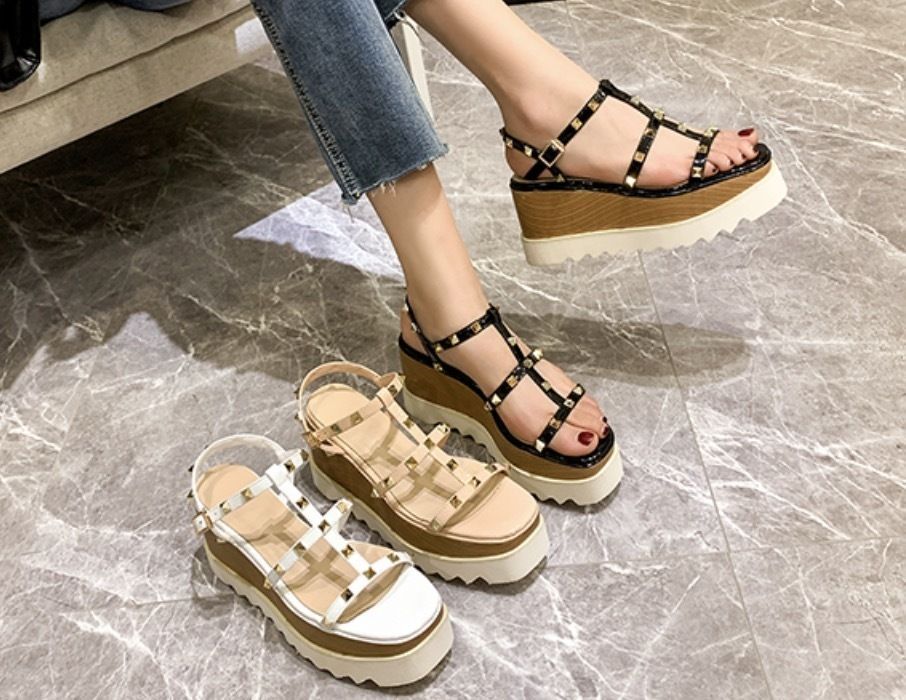 サンダル スタッズ 本革 厚底 ウェッジソール レザー 韓国