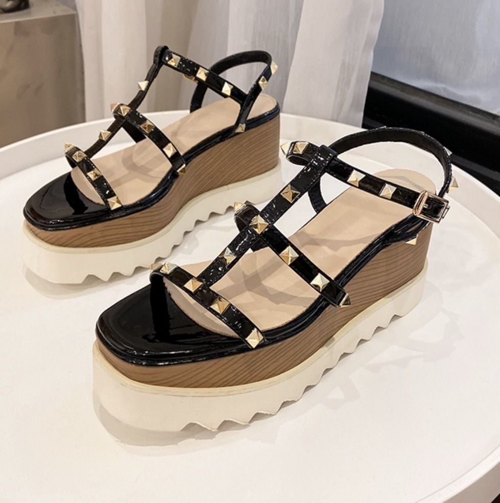  サンダル スタッズ 本革 厚底 ウェッジソール レザー 韓国 案内板 文房具 その他 文房具 事務用品