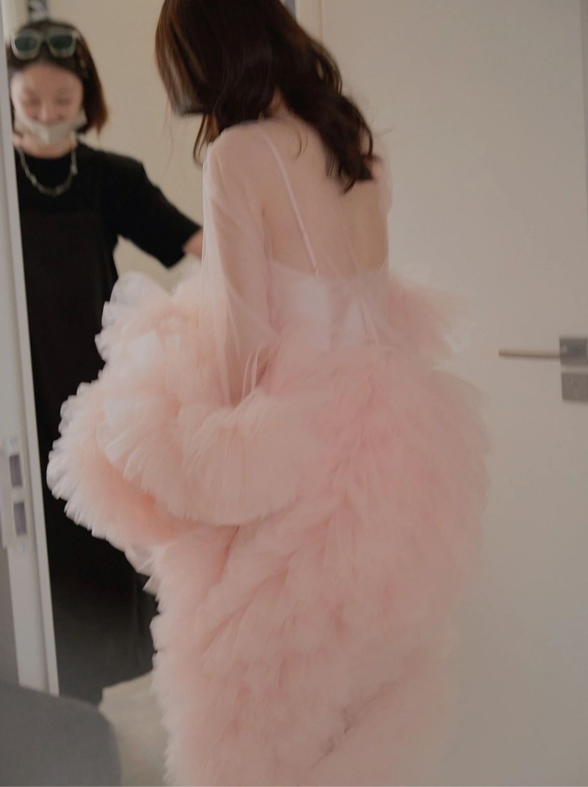 チュールフリルウェディングドレスエレガント