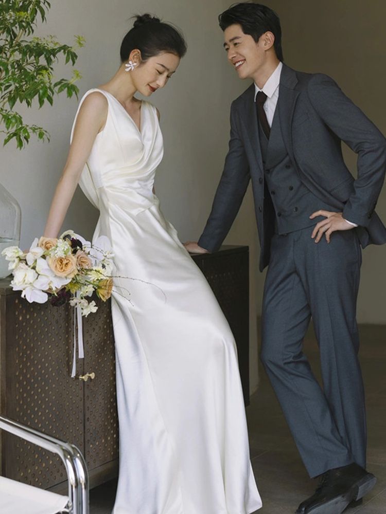 スタイリッシュ ウエディングドレス ノースリーブ スリット t 30