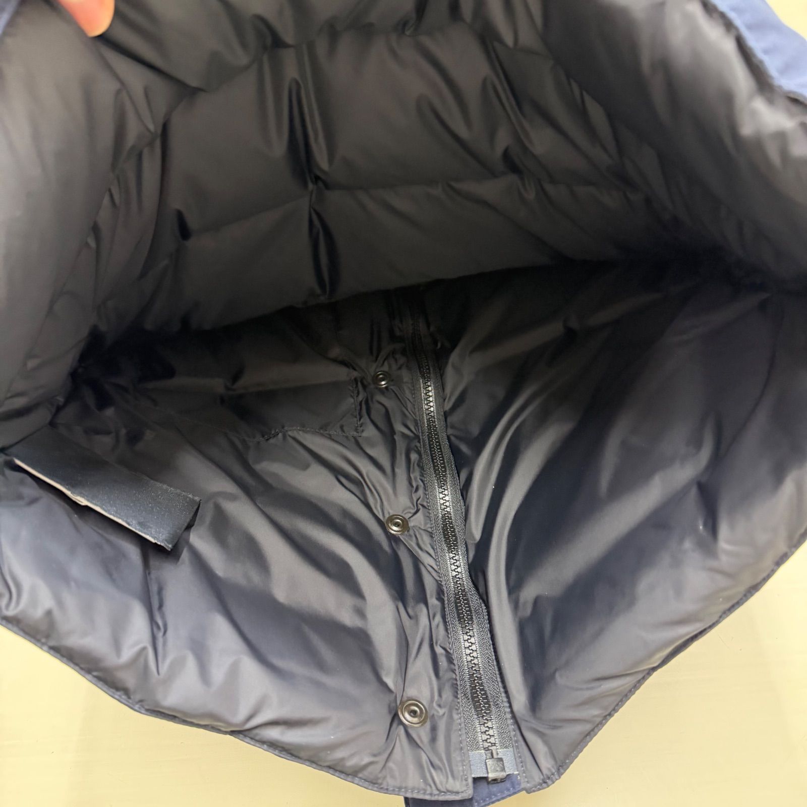 s)【良品】CANADA GOOSE カナダグース ダウンベスト Sサイズ ネイビー