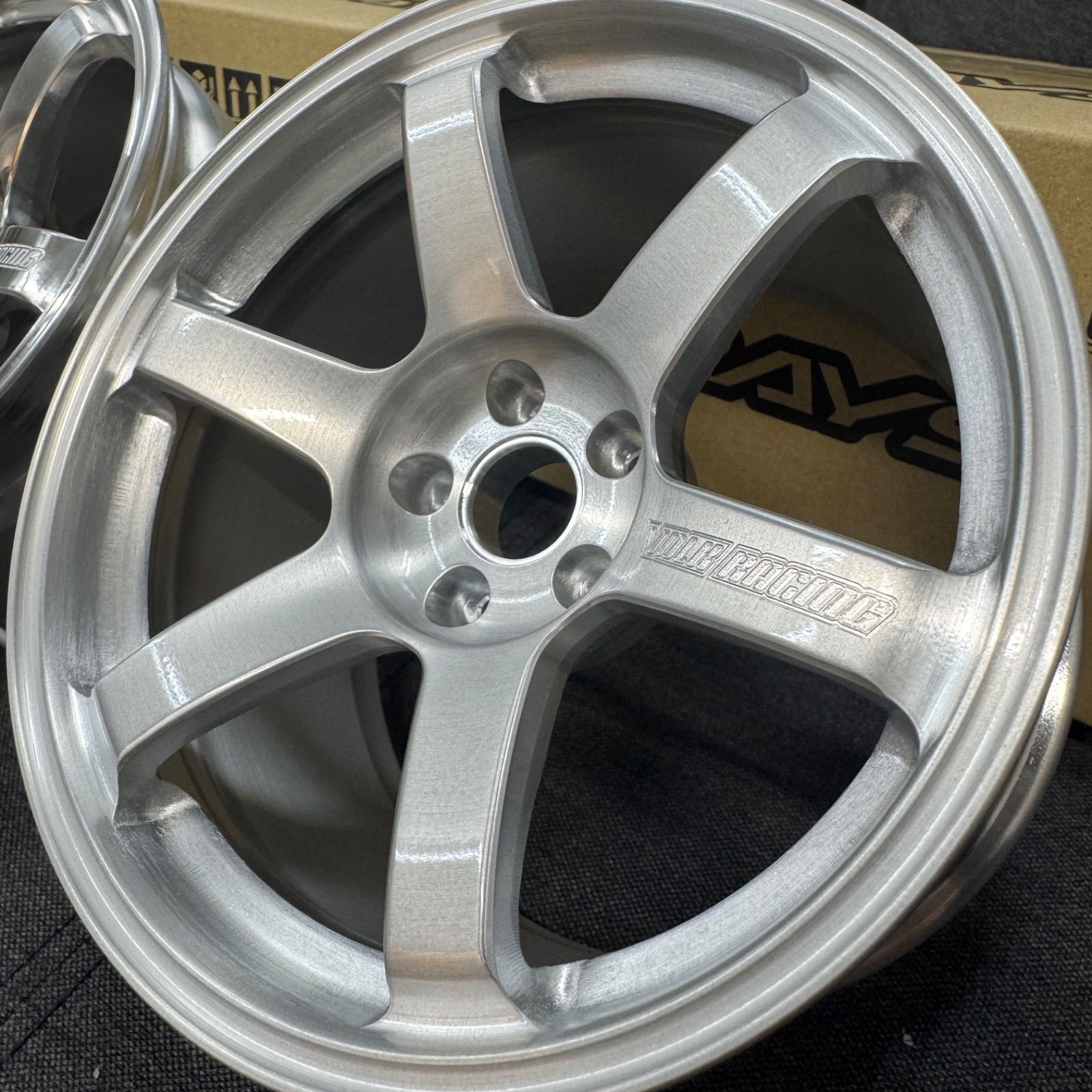 ミニチュアホイール RAYS VOLKRACING TE37SAGA ブラッシュド バフ 2