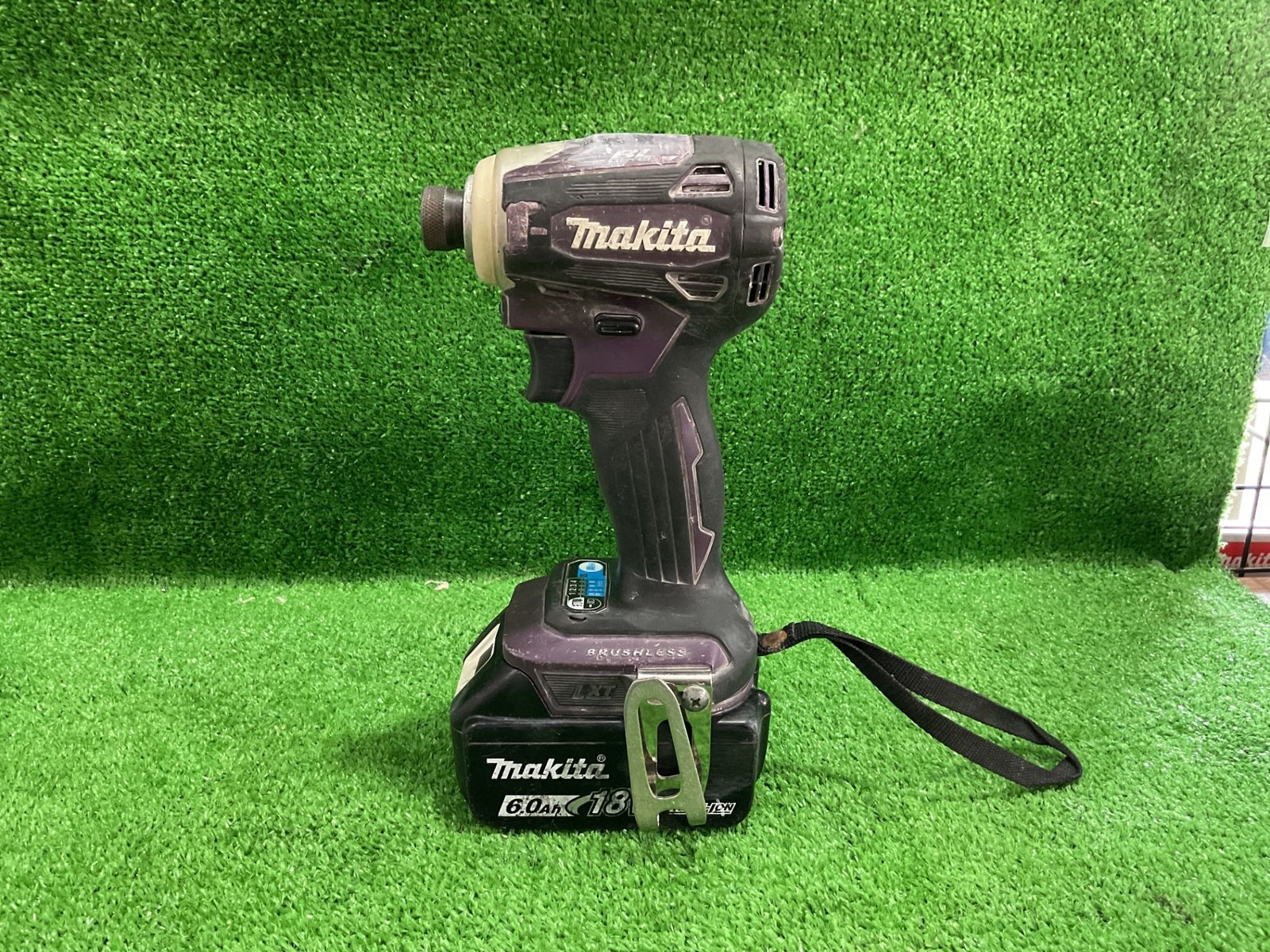 マキタ TD 172 D 充電式インパクトドライバ 本体|BL 1860 B 18 V 6 Ah 21回 セット 記名消し跡有り 軸ブレ有 セｰ50