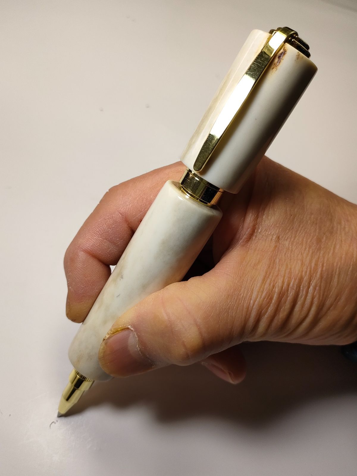鹿の角】グラデュエイトローラーボールペン（超極太） - メルカリ