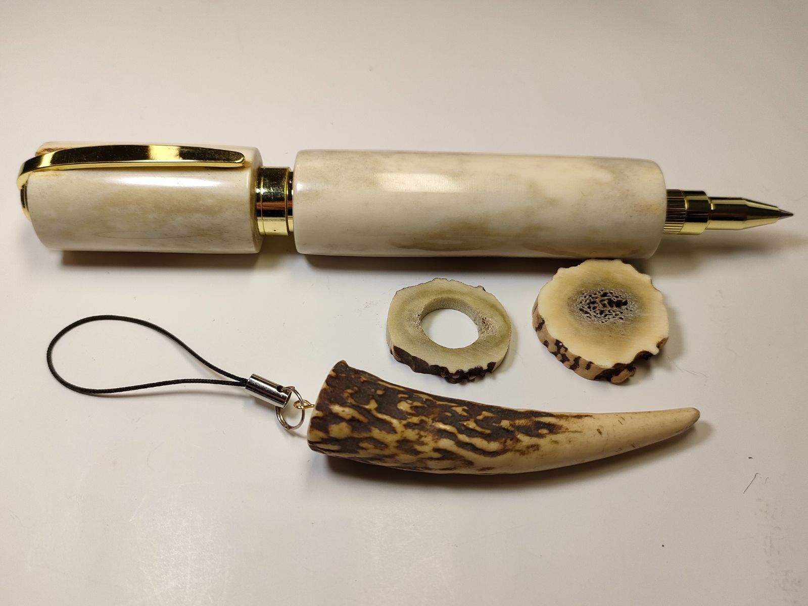 鹿の角】グラデュエイトローラーボールペン（超極太） - メルカリ