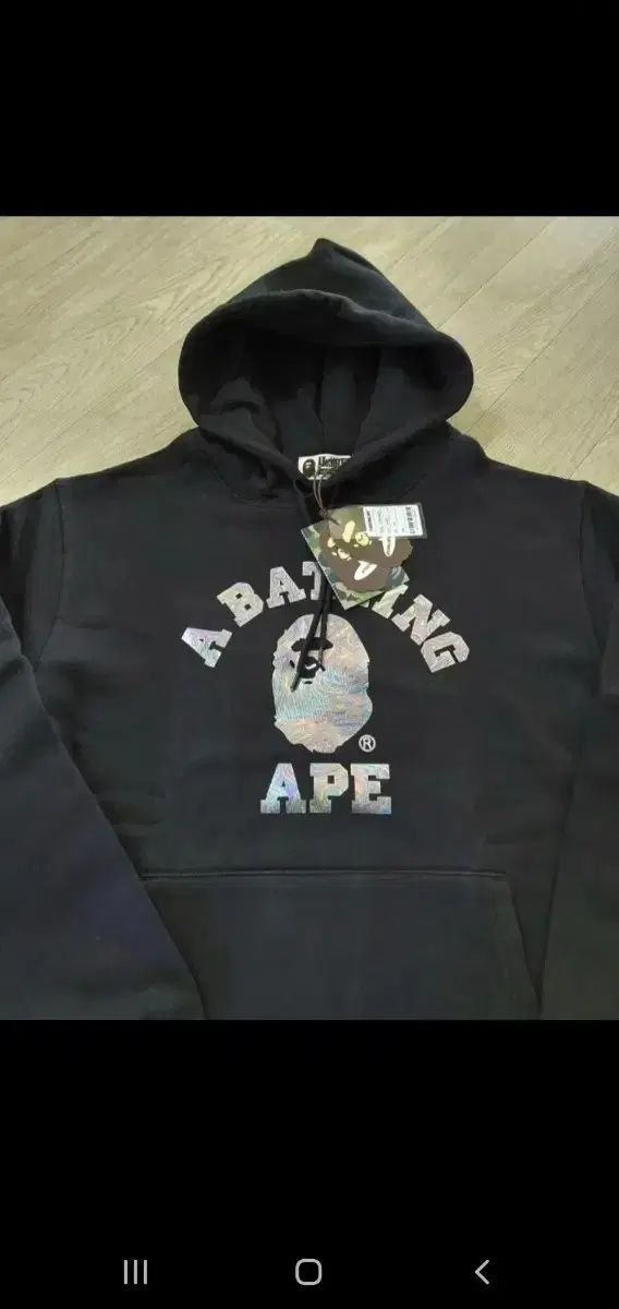 A BATHING APE アベイシングエイプ ブラック ホログラム Tシャツ L
