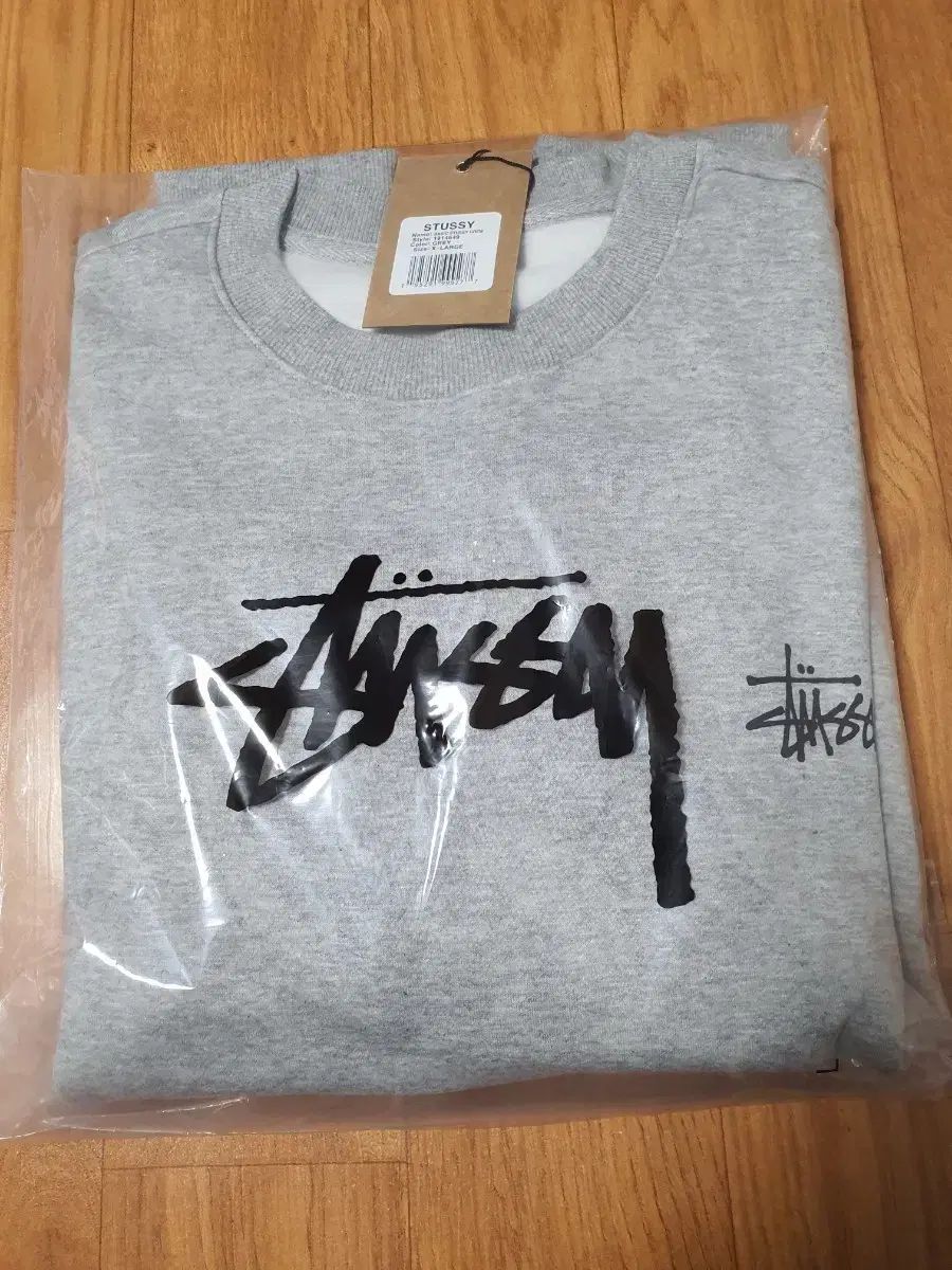 ベーシックロゴSTUSSY ステューシー クルーネックスウェット (STUSSY 
