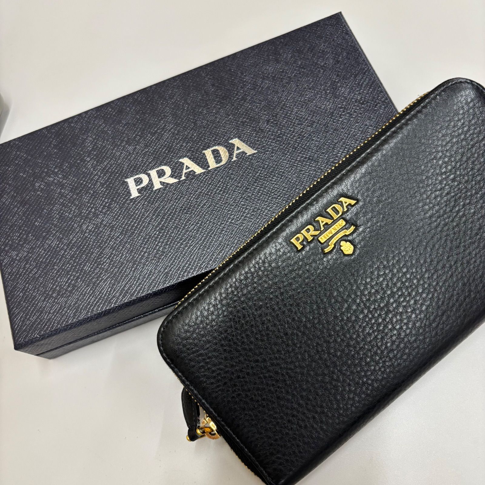 ☆ PRADA プラダ 長財布 ラウンドファスナー レザー ブラック ☆ PRADA プラダ 長財布 ラウンドファスナー レザー ブラック