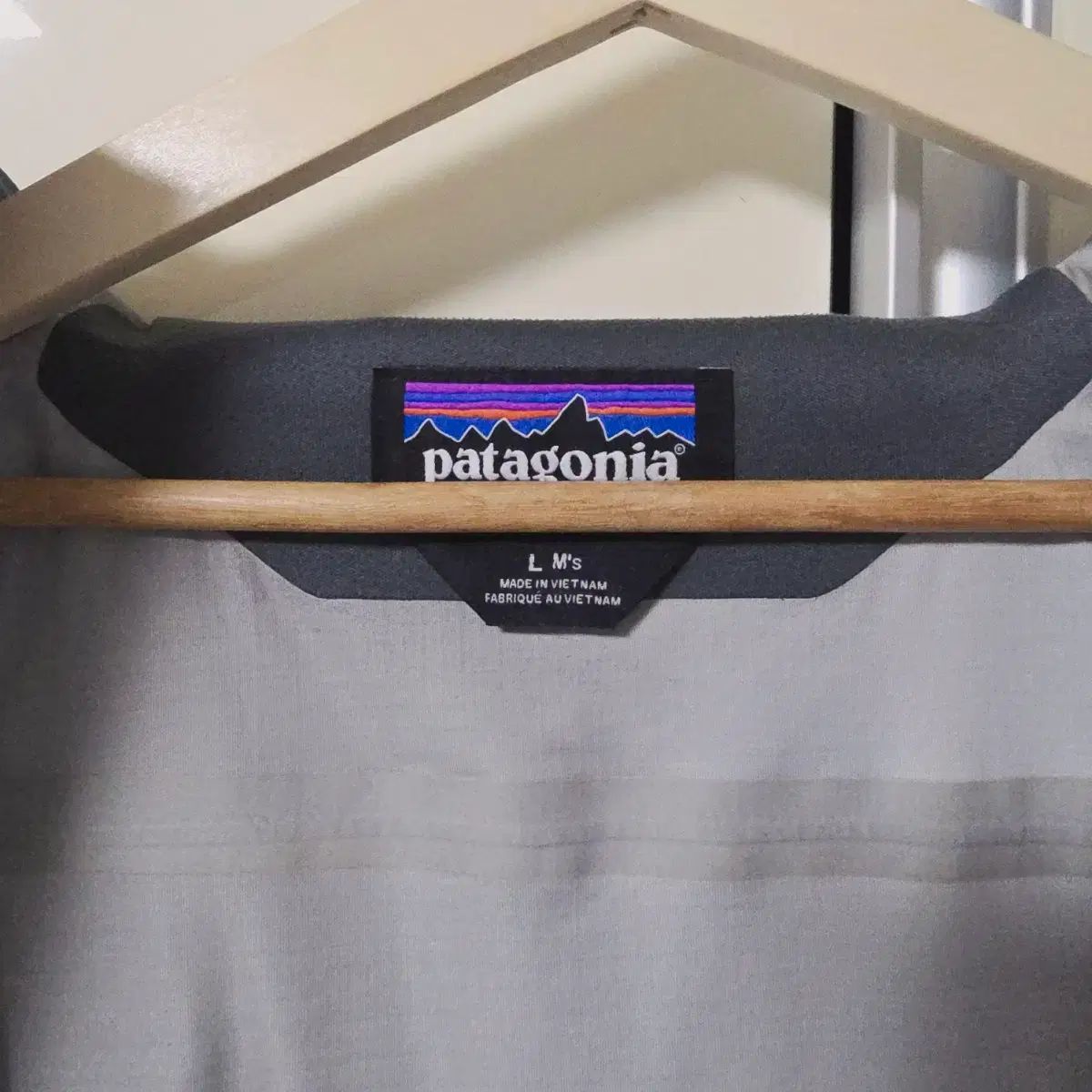 パタゴニア 3 L グラニット クレスト ハードシェル Lサイズ