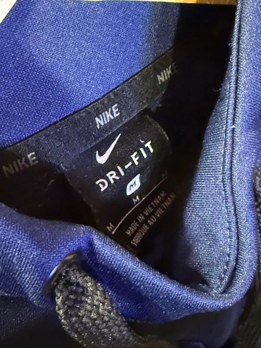 ナイキ ネイビー フードTシャツ