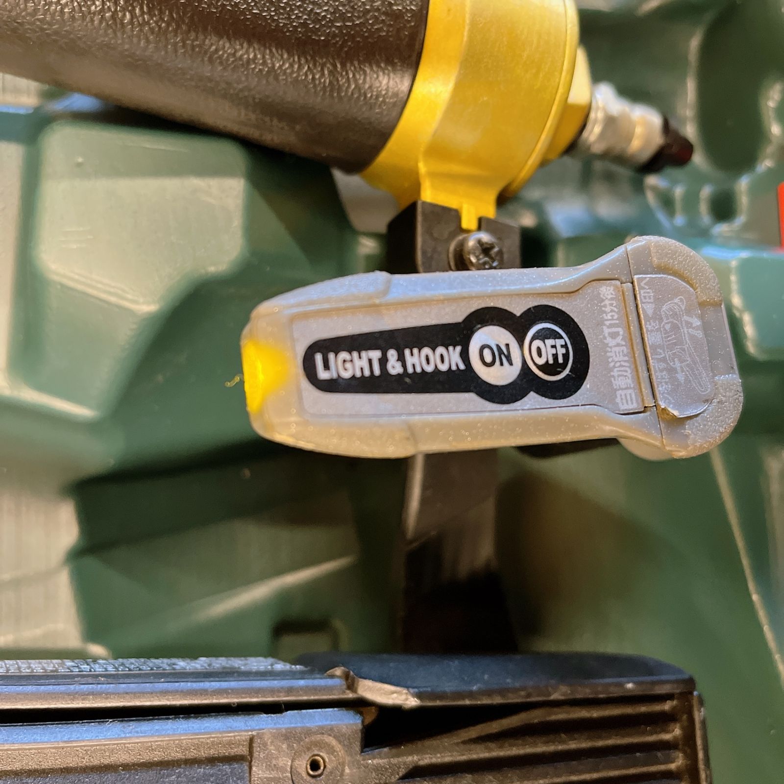 高圧フロアタッカ