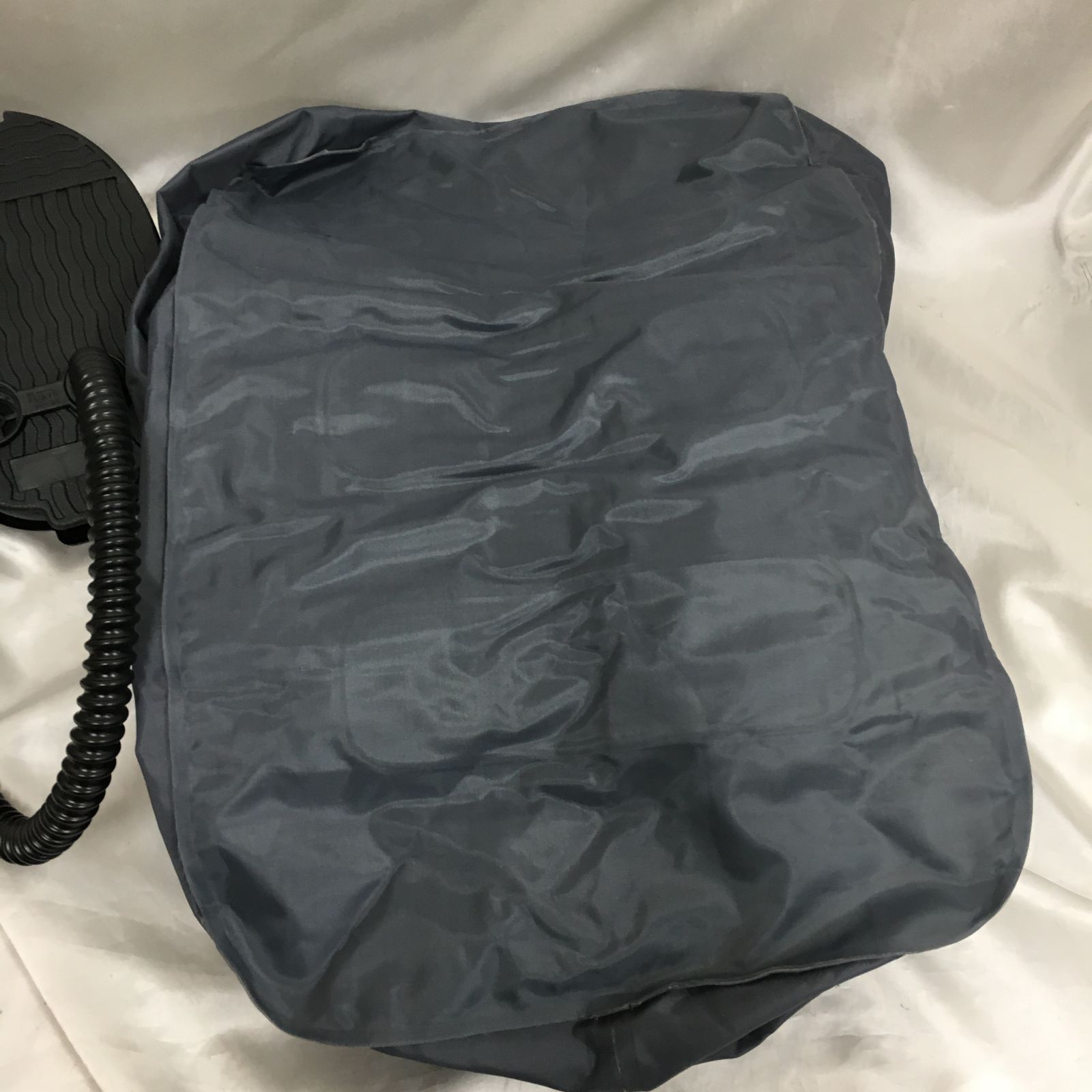  58 9 0130 FLY TOT フットレスト 飛行機用 子供向け エアクッション 長時間 フライト 子供 座席をフルフラット 耐荷重 75 kgまで 大人も使用 エアクッション本体 収納バッグ フットポンプ アウトドアベンチ テーブル チェア ハンモック