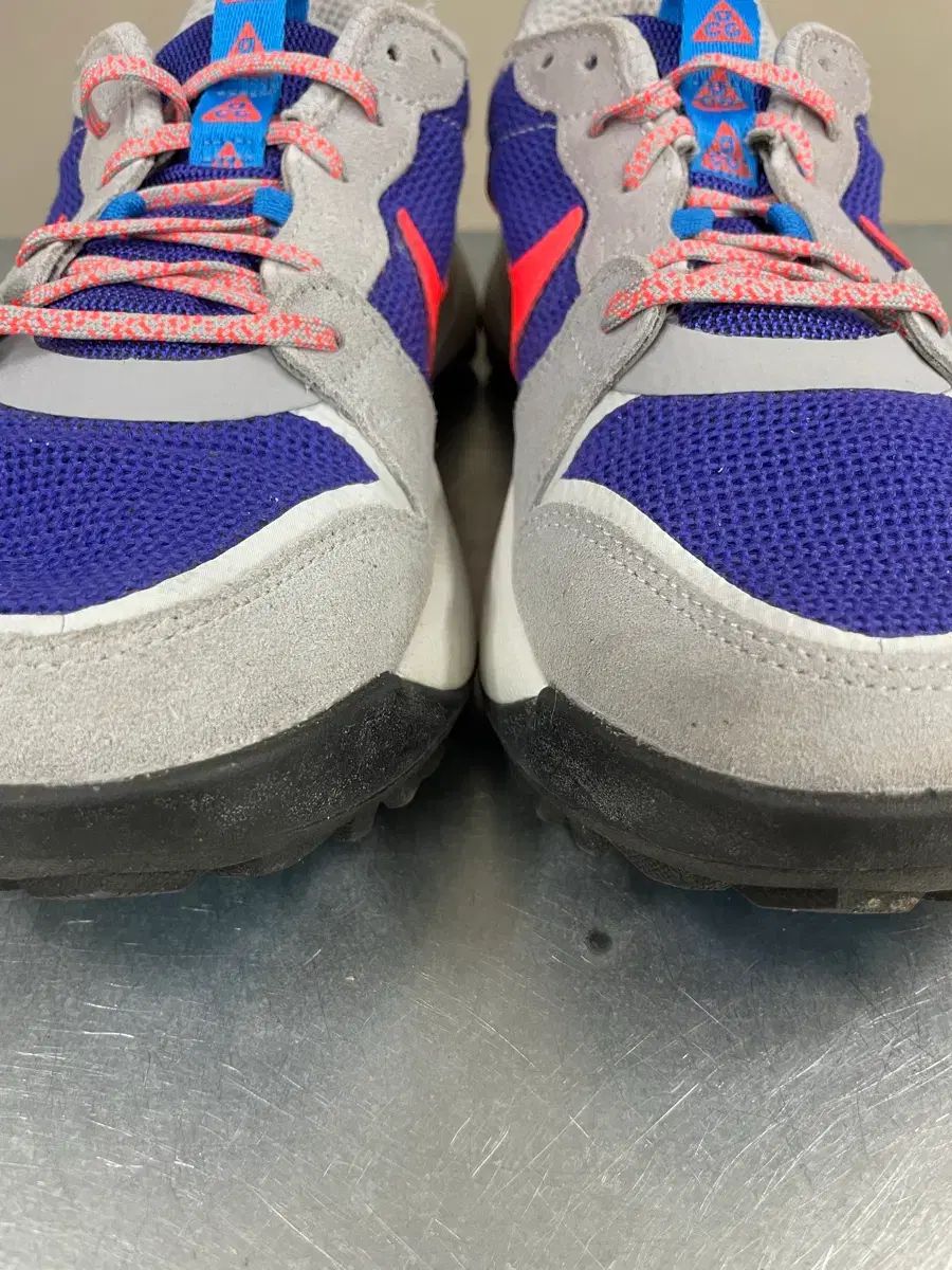  ナイキ acg ローケート 245 gr 3717 登山靴 トレッキングシューズ アウトドアシューズ