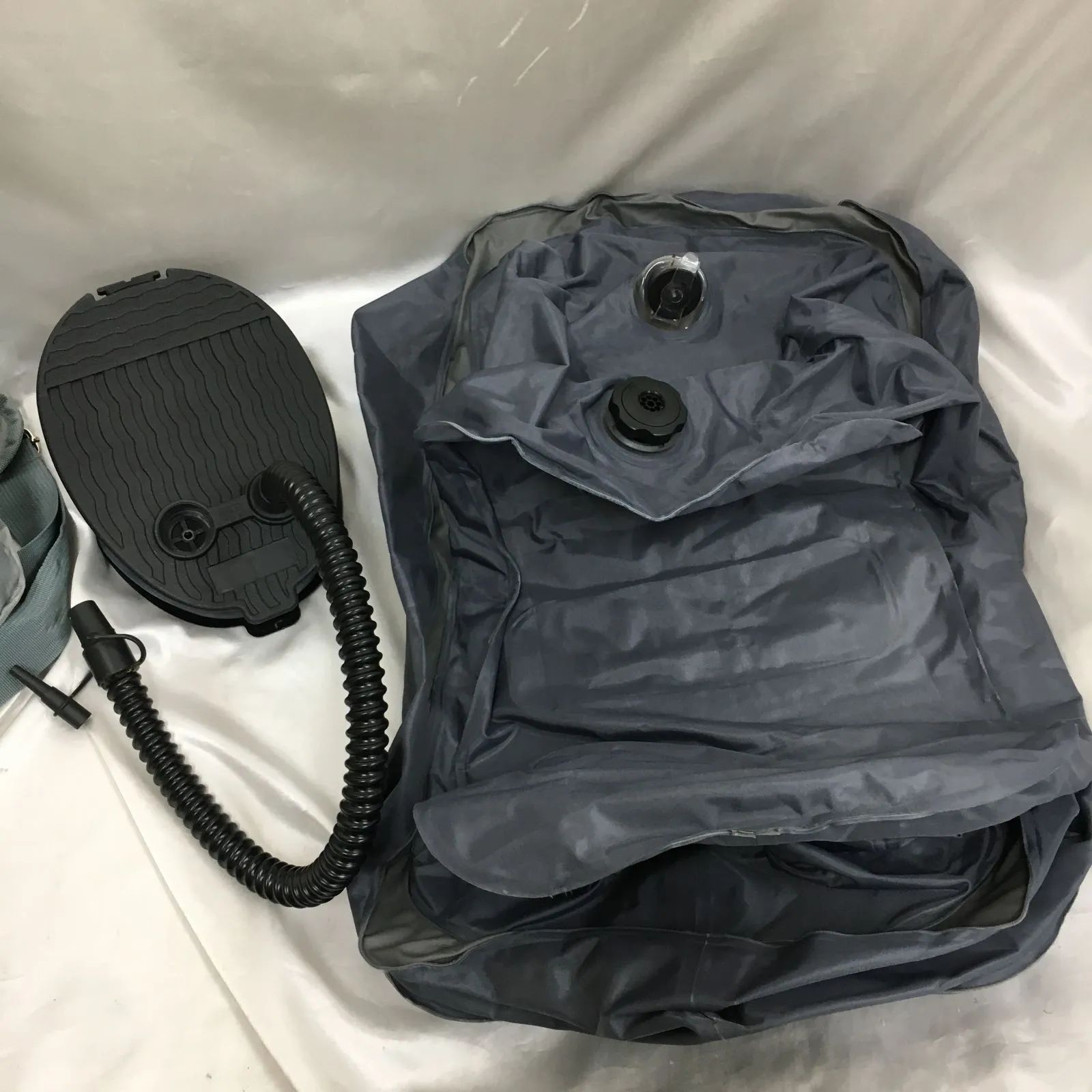 58-9-0130 FLY TOT フットレスト 飛行機用 子供向け エアクッション 長時間 フライト 子供 座席をフルフラット 耐荷重 75 kgまで 大人も使用 エアクッション本体 収納バッグ フットポンプ