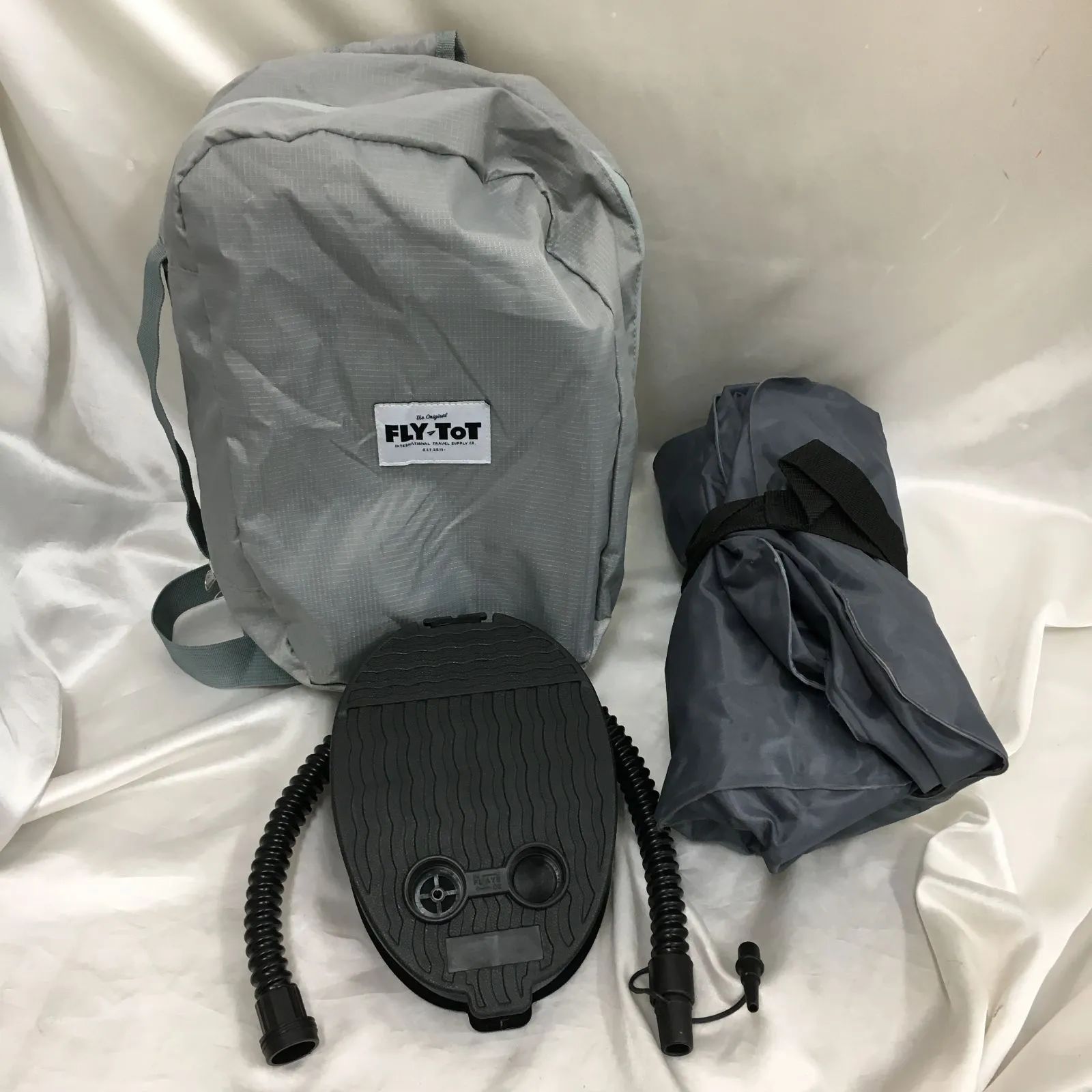 58 9 0130 FLY TOT フットレスト 飛行機用 子供向け エアクッション 長時間 フライト 子供 座席をフルフラット 耐荷重 75 kgまで 大人も使用 エアクッション本体 収納バッグ フットポンプ