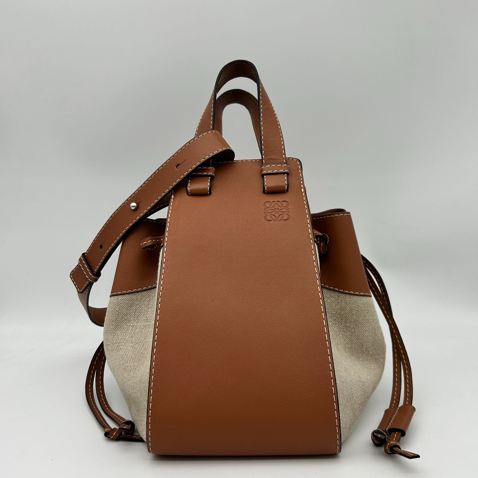 LOEWE（ロエベ） ロエベ ハンモック ドローストリングバッグ レザー 