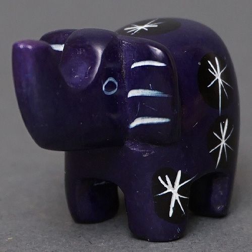 アフリカ ケニア ソープストーン 象 ゾウ ブラックパープル系 黒 紫