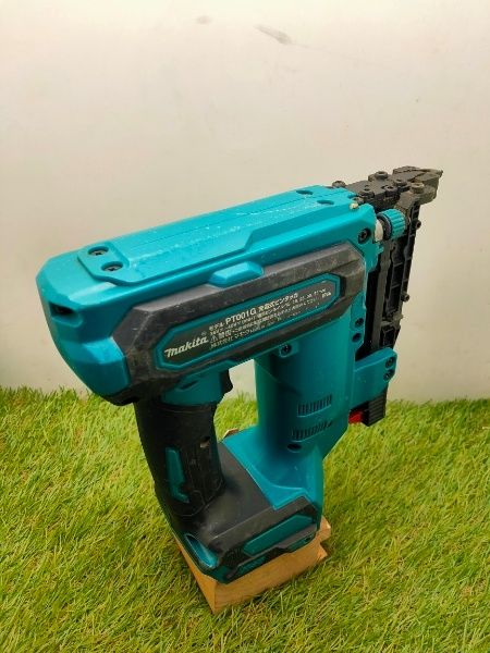マキタ Makita 充電式ピンタッカ 40 Vmax バッテリ 充電器 ケース PT 001 GZ 青 本体のみ