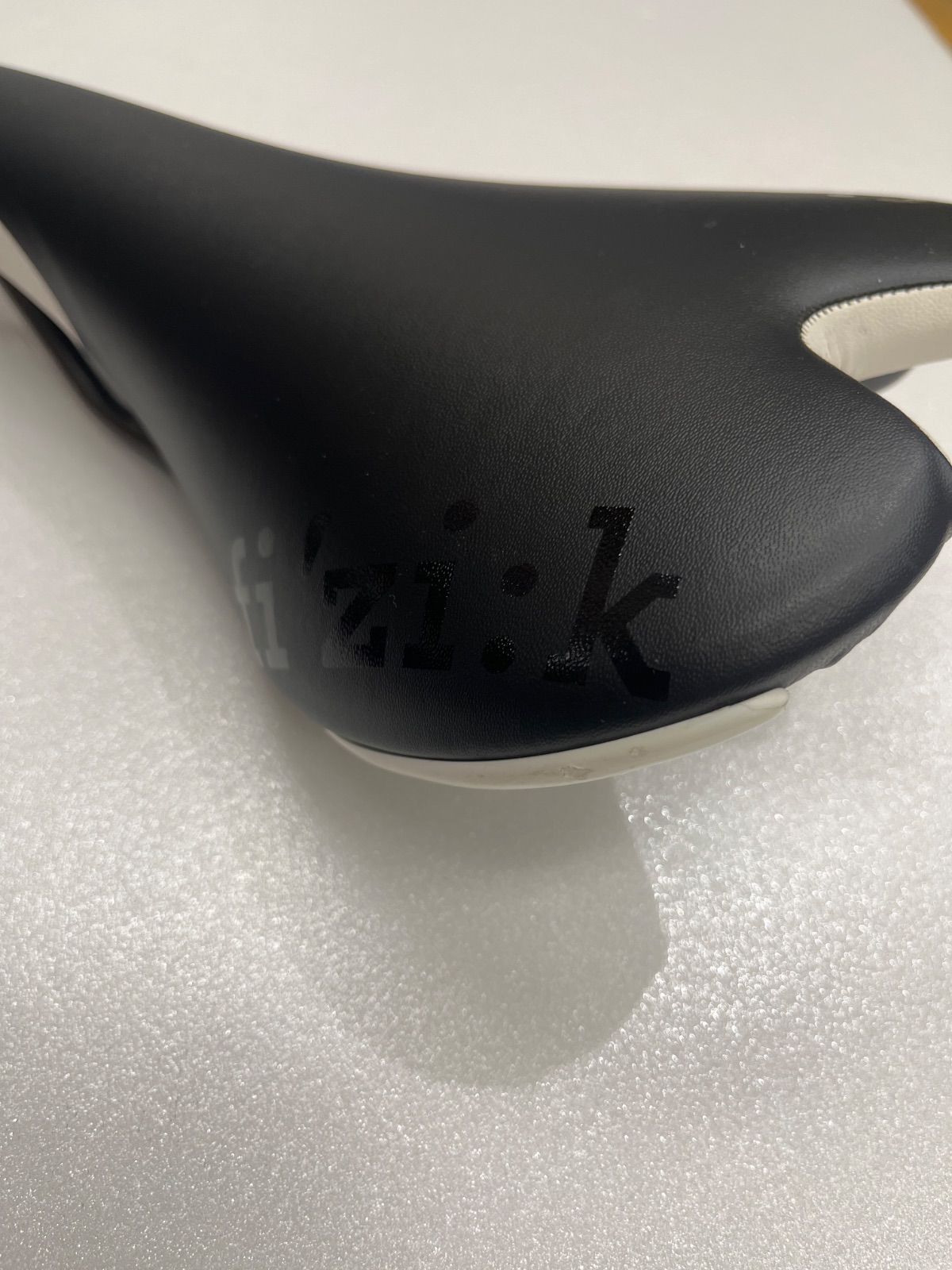 中古】fizik Aliante R3 Gamma ブラック/ホワイト. サドル K:iumレール 