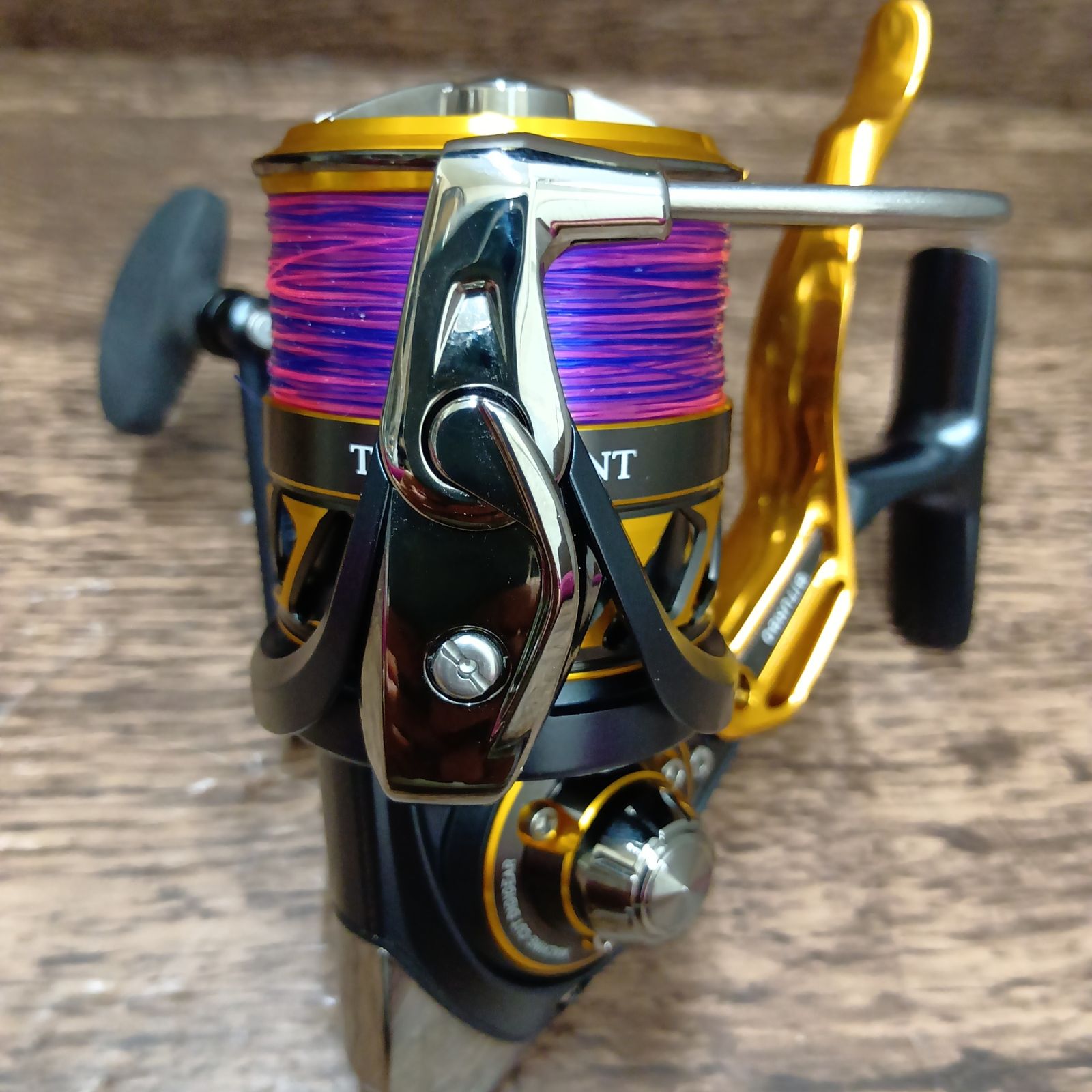 ダイワ DAIWA 18 トーナメント ISO 2500 SH LBD スピニングリール