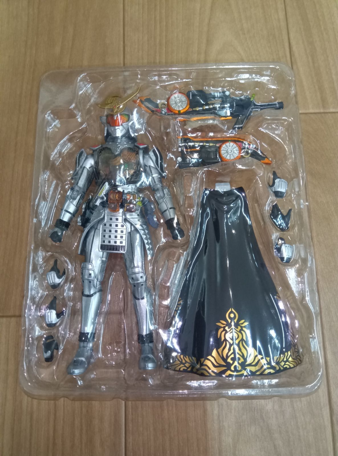 S.H.Figuarts 仮面ライダー鎧武　仮面ライダー鎧武極アームズ