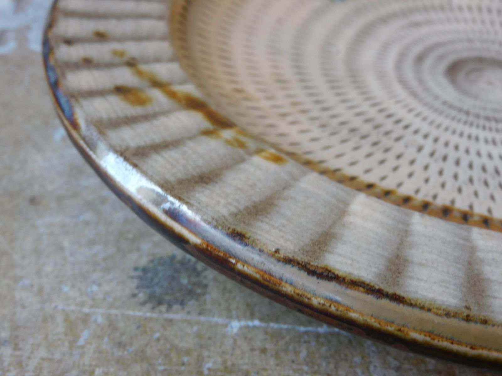 小鹿田焼 二彩 とび鉋 大皿 直径285 mm HK a 05886 古道具 古陶磁 李朝 白丹波 デルフト 粉引 白磁 ボウル