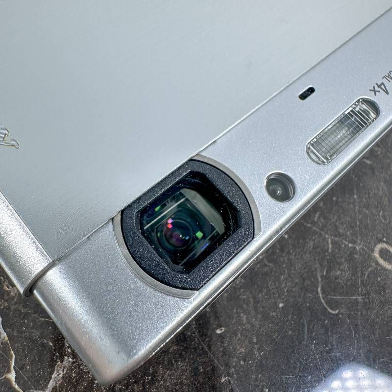 SONY Cyber-shot DSC-T77 シルバー コンパクトデジタルカメラ 1010万 SONY Cyber-shot DSC-T77 シルバー コンパクトデジタルカメラ 1010万