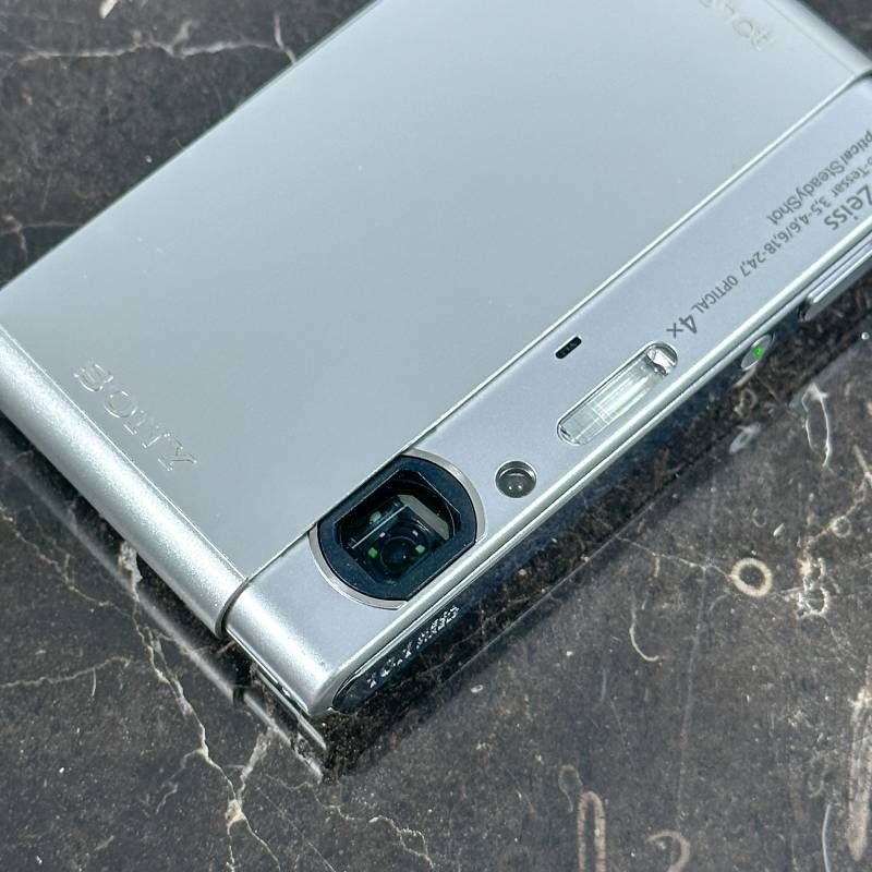 SONY Cyber-shot DSC-T77 シルバー コンパクトデジタルカメラ 1010万 SONY Cyber-shot DSC-T77 シルバー コンパクトデジタルカメラ 1010万