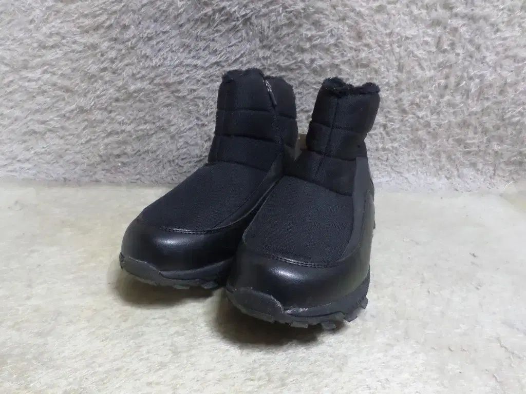 275 トレクスタ アイゼン 防寒靴 トレッキングシューズ 靴