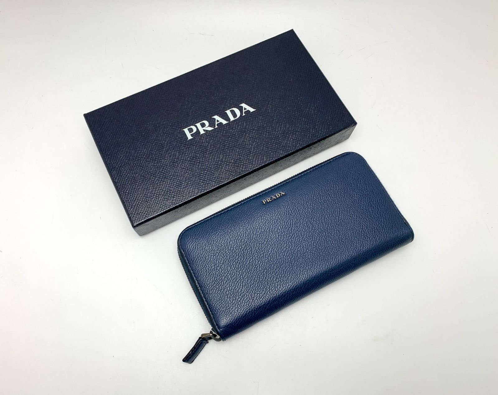 PRADA プラダ ロゴ入り ジップアラウンド 長財布 2ML317 サイフ ジッピーウォレット ブランド ネイビー PRADA プラダ ロゴ入り ジップアラウンド 長財布 2ML317 サイフ
