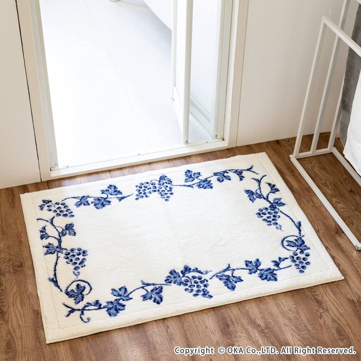 オカ OKA 乾度良好 かんどりょうこう バスマット ラクス 約70 cm 100 ブルー 吸水 速乾 足拭きマット 抗菌 防臭 滑り止め加工