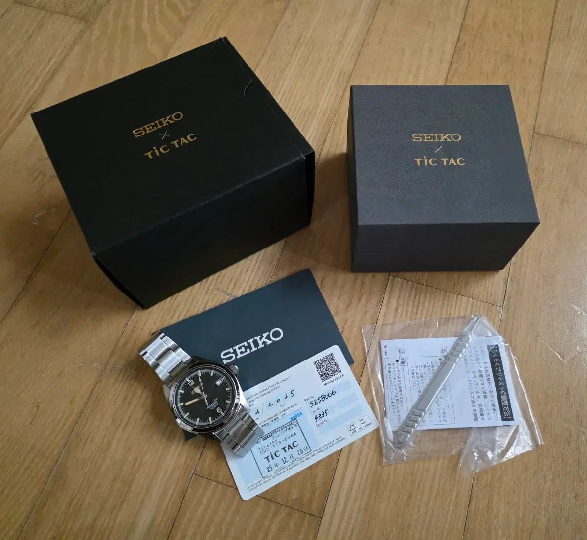  SEIKO ティックタック コラボ モデル SZSB006 ブラック ダイアル ボックス フルセット Tシャツ 自動巻き時計 腕時計(アナログ)