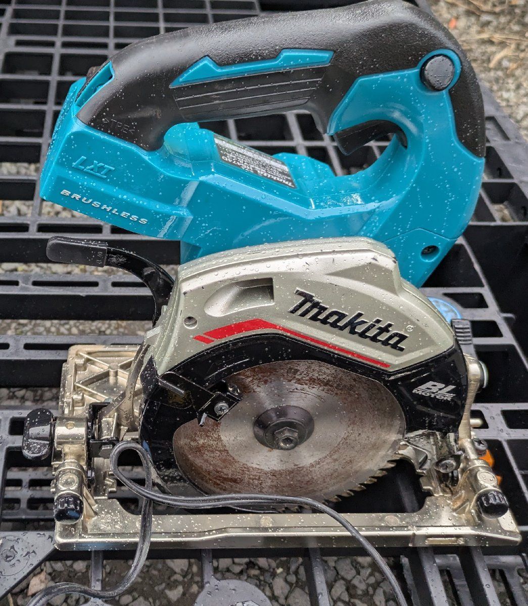 マキタ 充電式 125㎜ １８V充電式 マルノコHS 474 Dです 充電器 バッテリーBL 1860 Dが ムホワイトA-67175付き