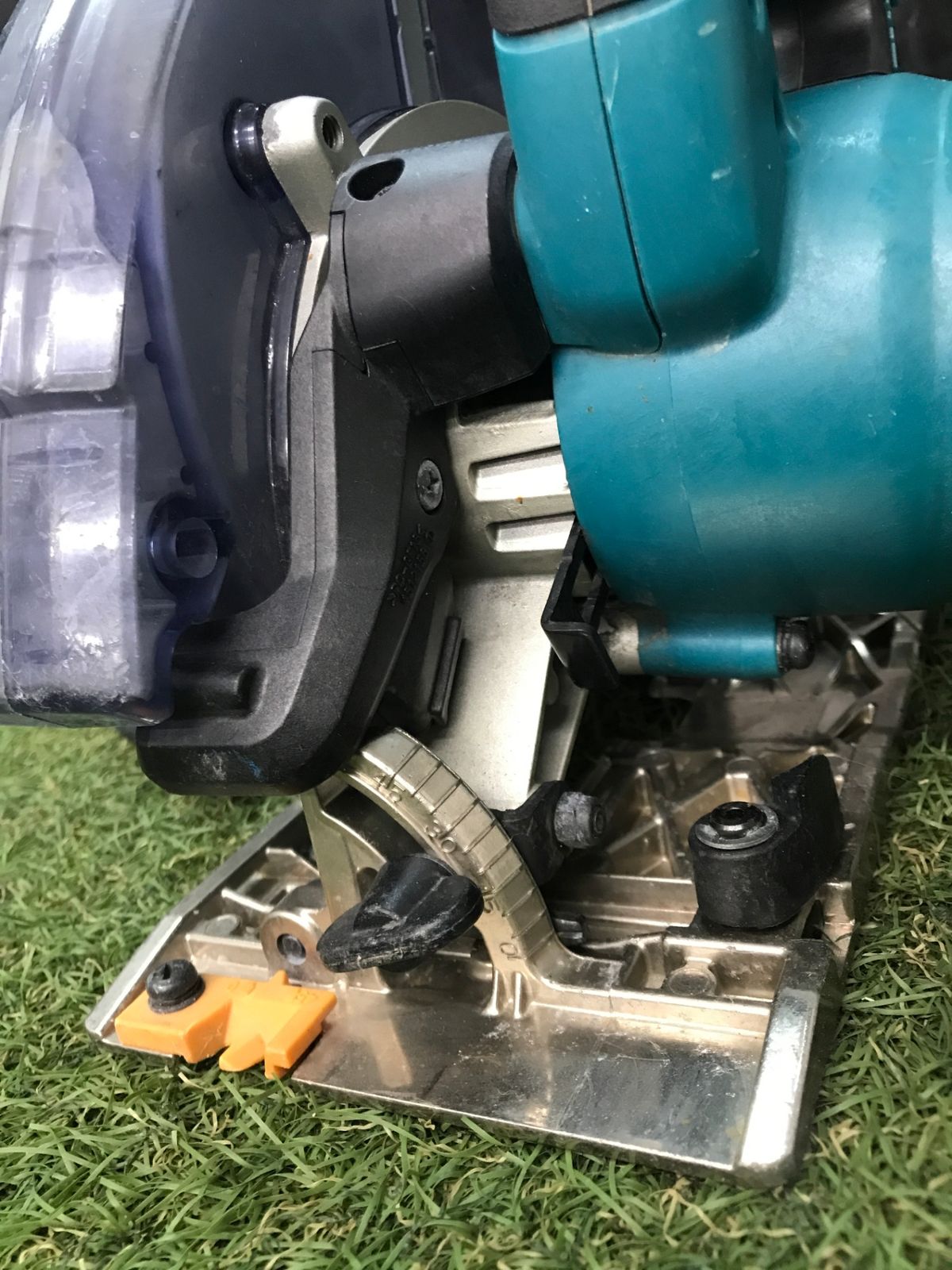 中古品】【0906】☆makita(マキタ) 125㎜防じんマルノコ
