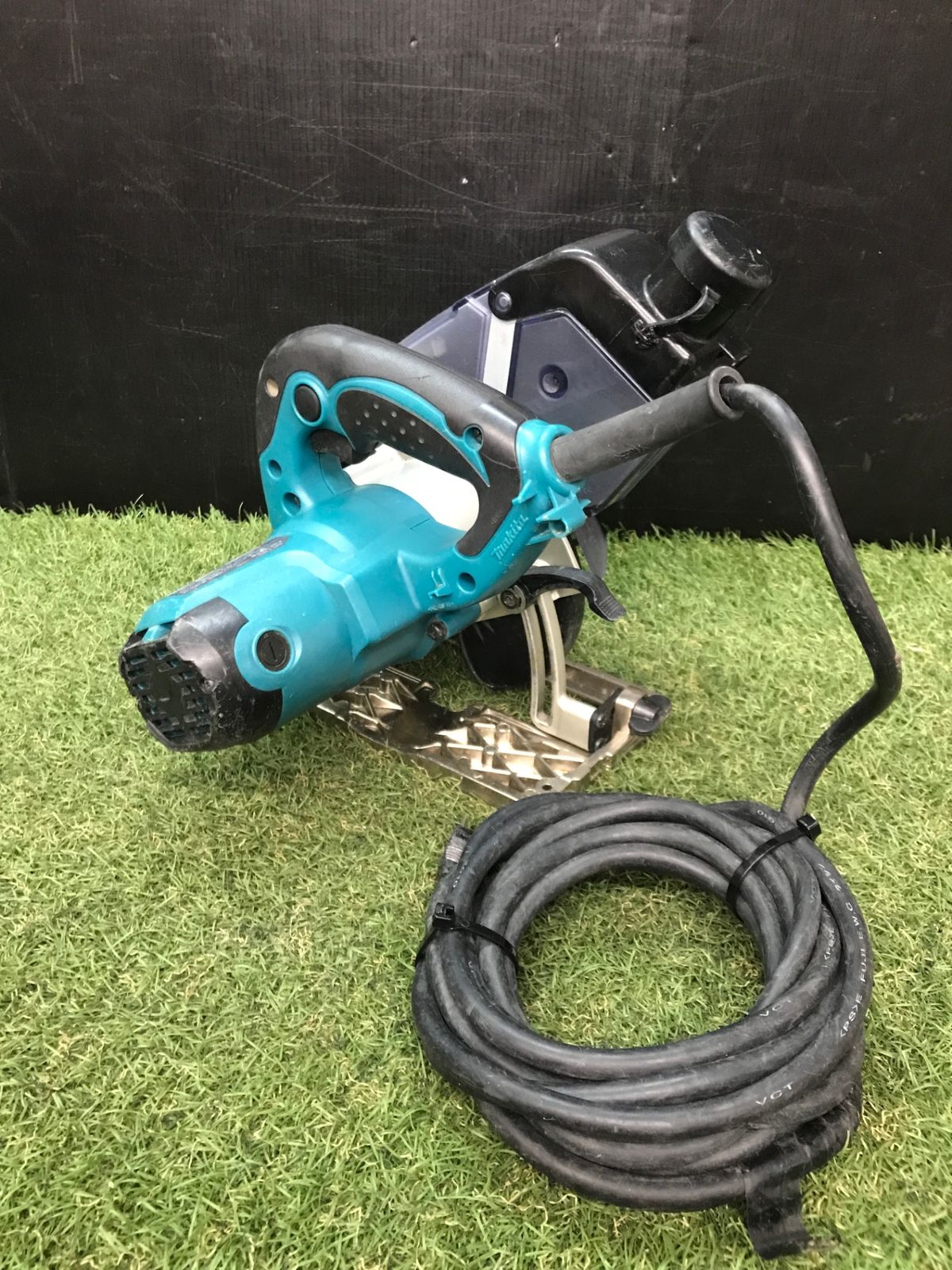 中古品】【0906】☆makita(マキタ) 125㎜防じんマルノコ