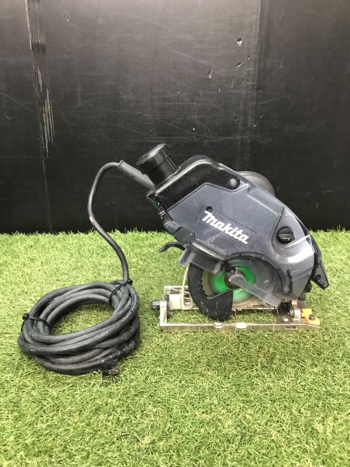 中古品】【0906】☆makita(マキタ) 125㎜防じんマルノコ