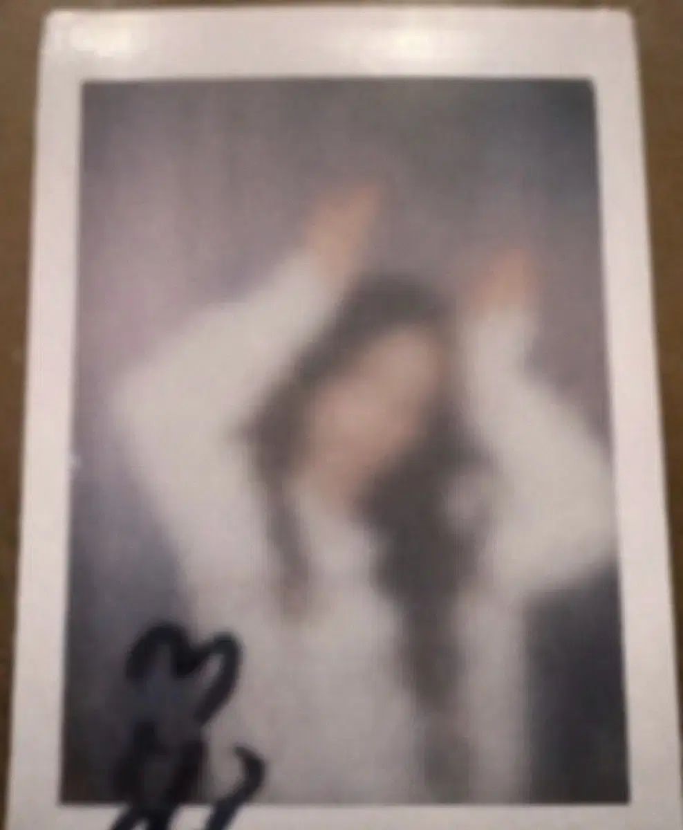 ミヨン MIYEON サイン入り タートルネック