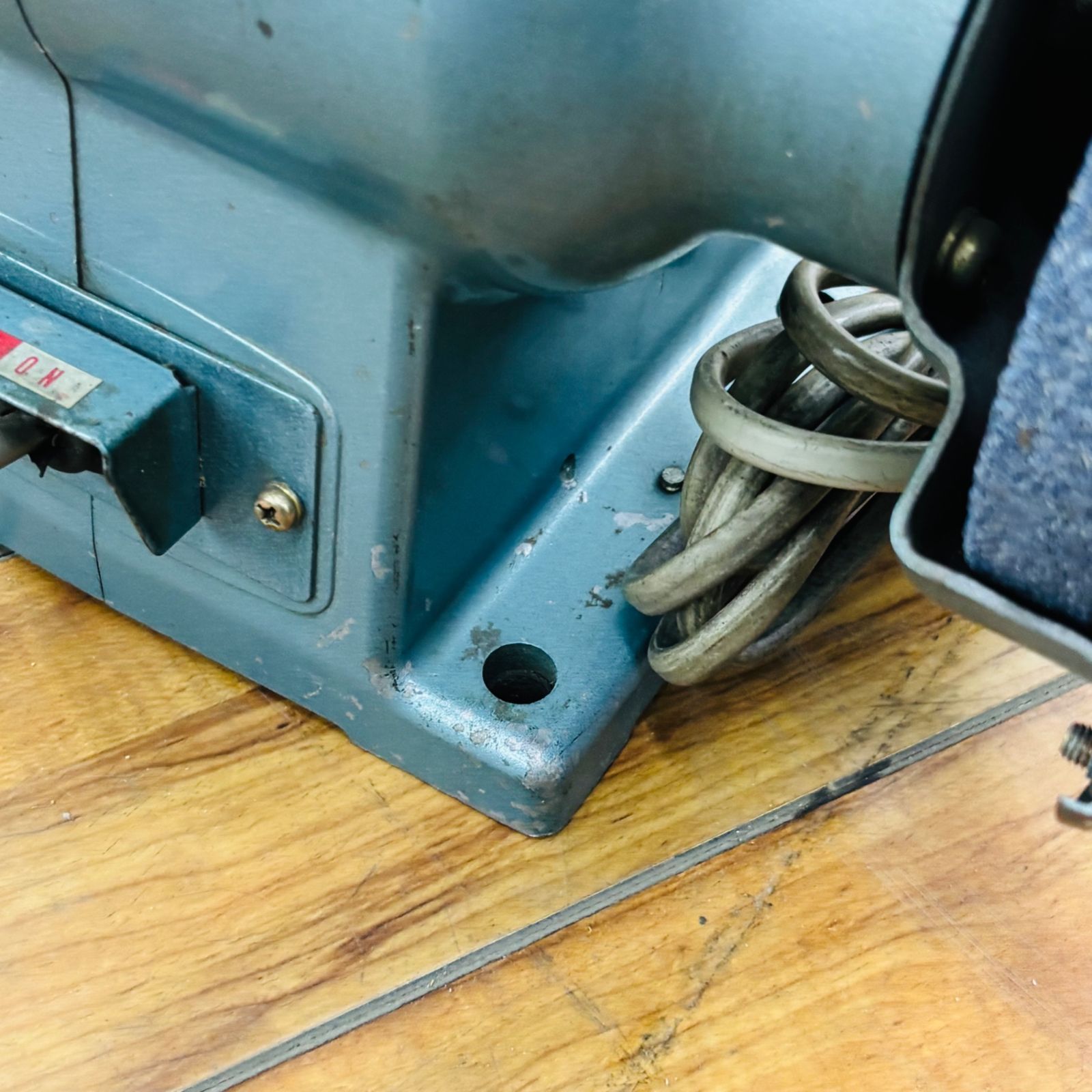  動作良好 日立 HiKOKI 100 V 125 mm 卓上グラインダー GT 13 グラインダー 研磨機