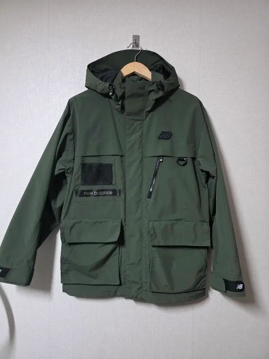 ニューバランス カーキ色 防水 フード ウィンドブレーカー ジャケット サイズ 95 オーバーサイズ