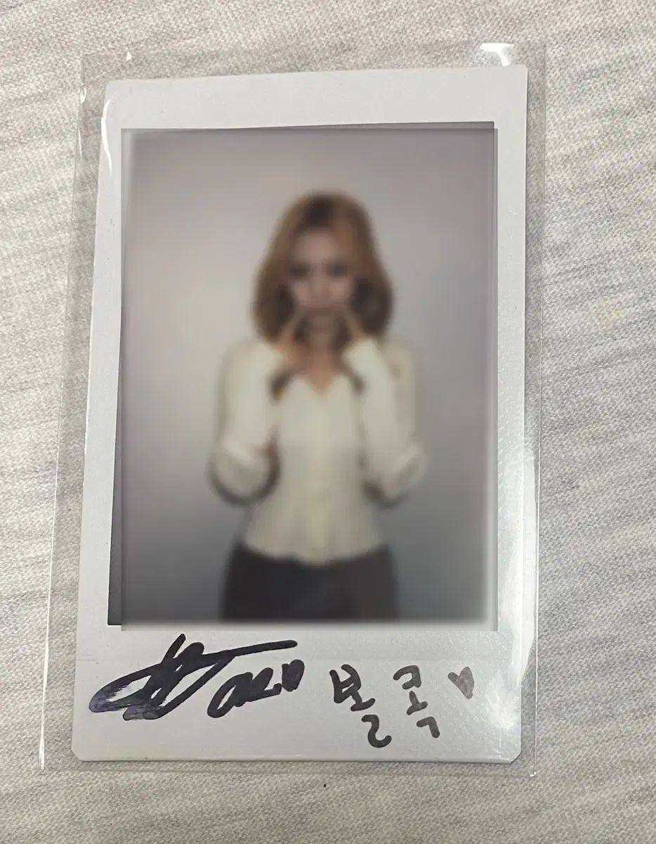 ICHILLIN アイチリン チェリン サイン タートルネック